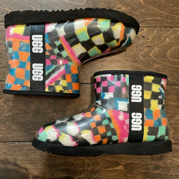 UGG Classic Clear Mini Boot size 5 - Picture 1 of 15